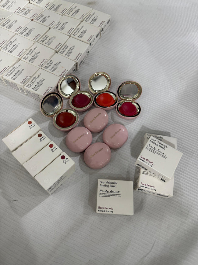 Rare Beauty Stay Vulnerable Melting Blush Main Image