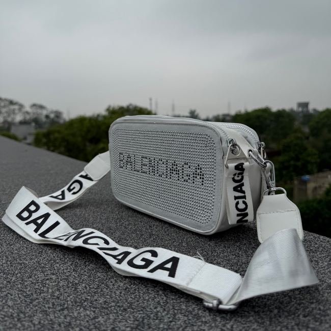 BALENCIAGA ( WHITE ) Main Image