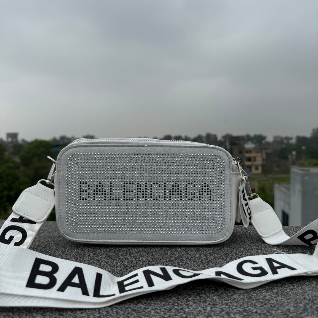 BALENCIAGA ( WHITE )