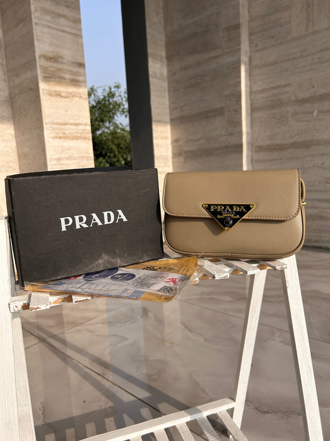 PRADA - BEIGE VENUS BAG Hover Image