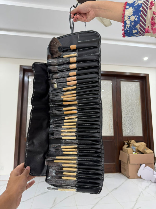 BABBI BROWN BRUSHES SET Hover Image